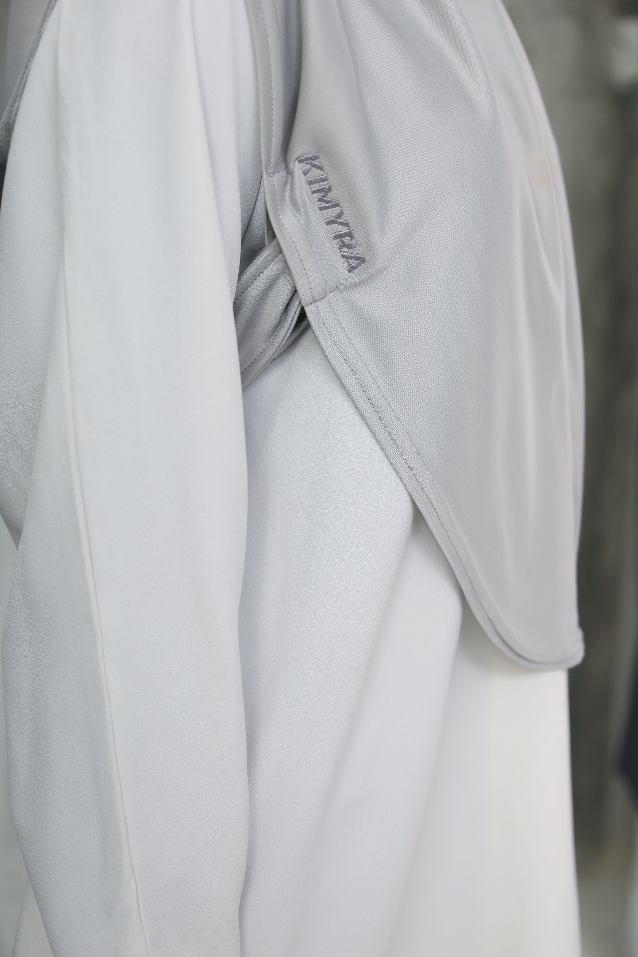 Adjustable strap to maintain the hijab position during activities